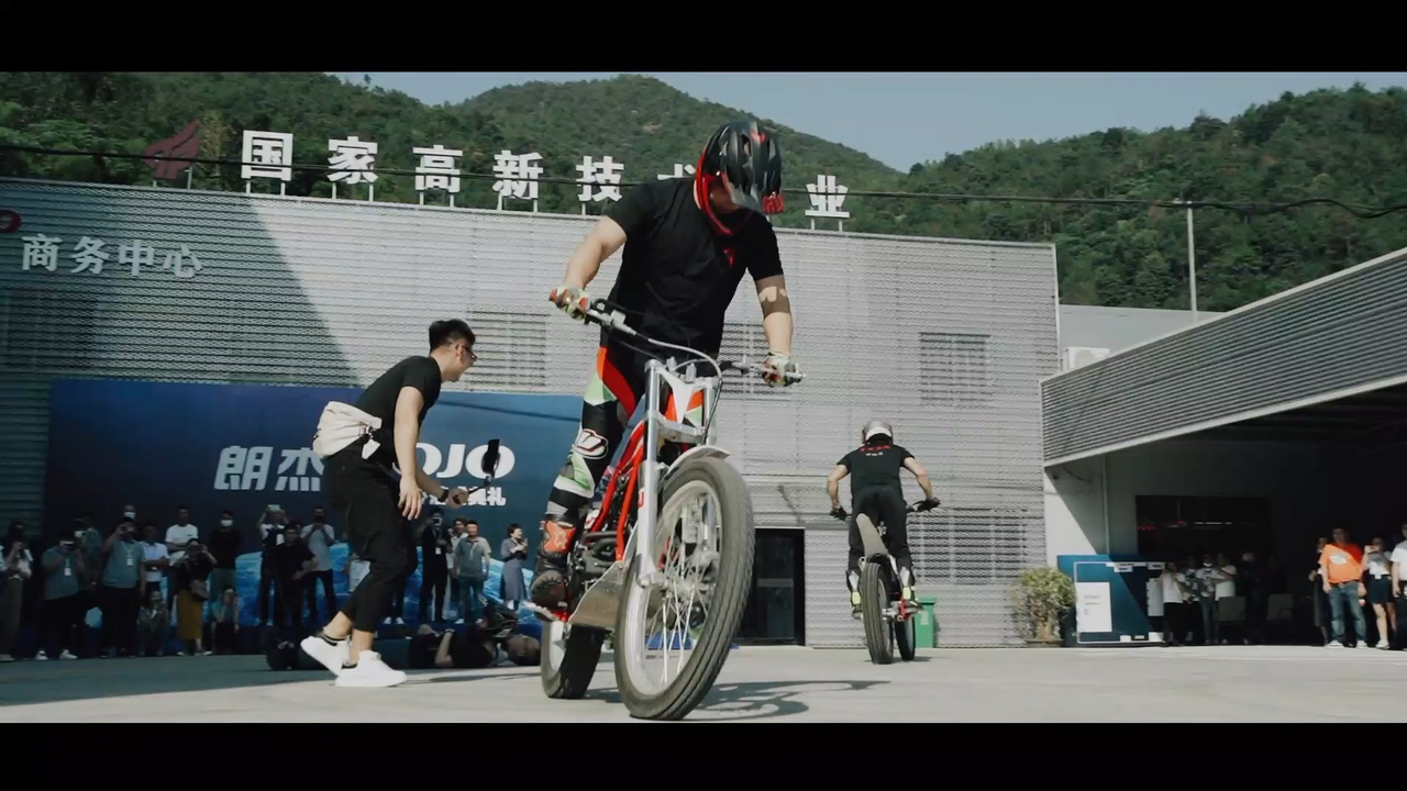 Stunt riding at Langjie's 2021 new product test-ride event